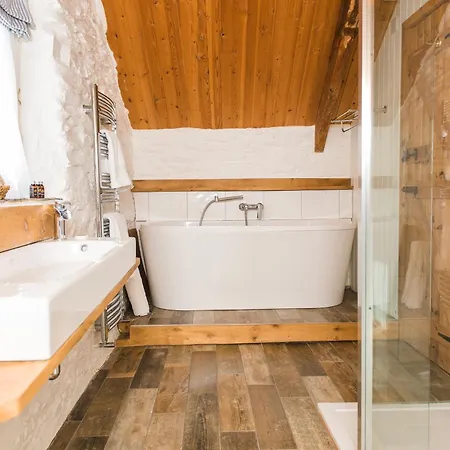 Trenderway Farm 5* Looe