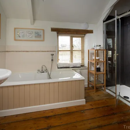 Trenderway Farm Bed & Breakfast